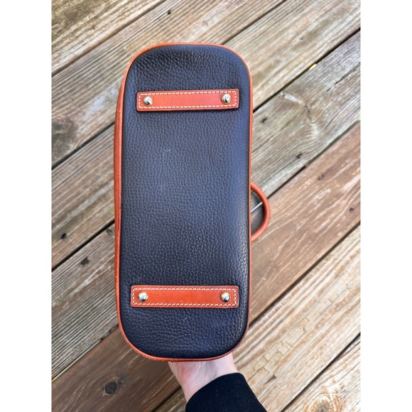 Dooney & Bourke Black British Tan Zip Pebble Grain Leather Dome Handbag - Picture 8 of 11